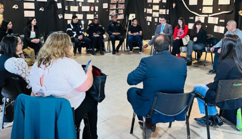 Realizan reunión de trabajo para fortalecer el abordaje de situaciones de violencia en Tolhuin  