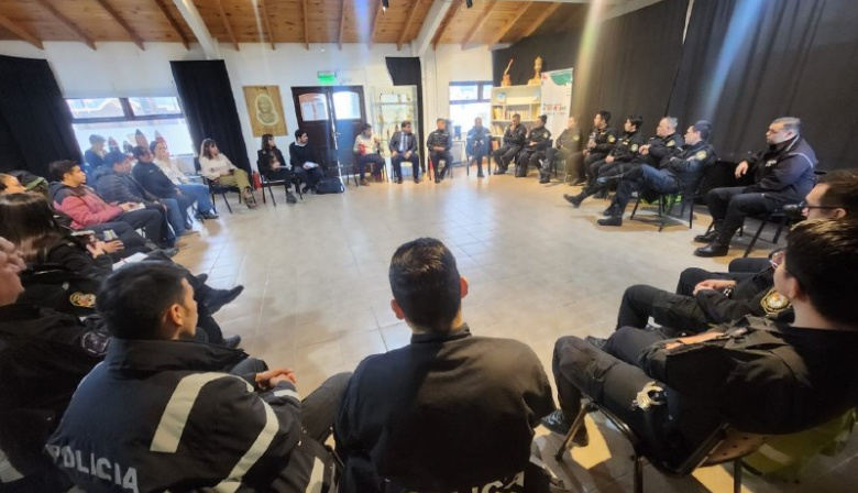 Capacitación en Tolhuin para mejorar la respuesta ante casos de violencia doméstica 