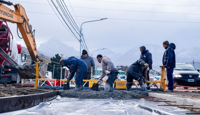Funcionarios recorrieron avances de la obra Paseo Costero 1 en avenida Perito Moreno