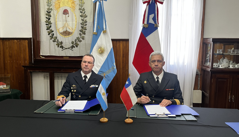 Armadas de Argentina y Chile concretaron encuentro en Ushuaia