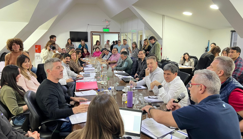 Legislatura: Dictamen favorable para garantizar fondos a Municipios, Justicia y OSEF