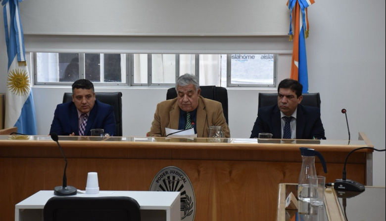 Condenan a un hombre a 20 años de prisión por abusar de su hijastra en Tolhuin