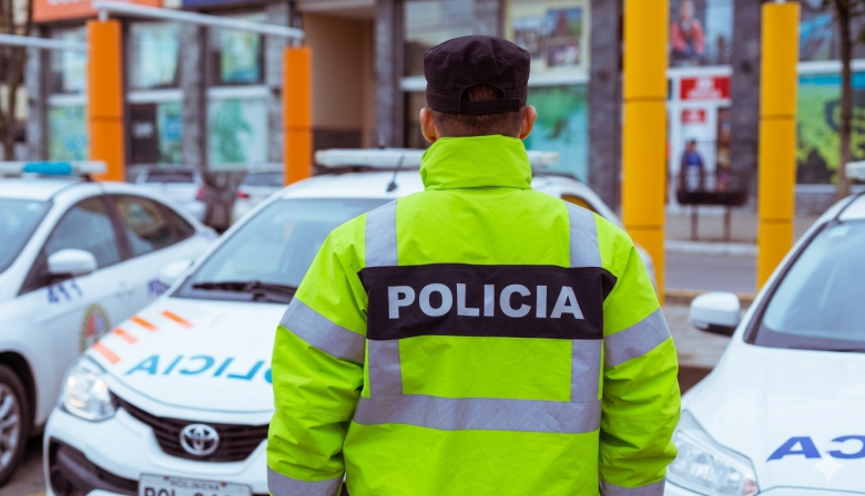 Policías de la Comisaría Cuarta salvaron a un bebé en Río Grande