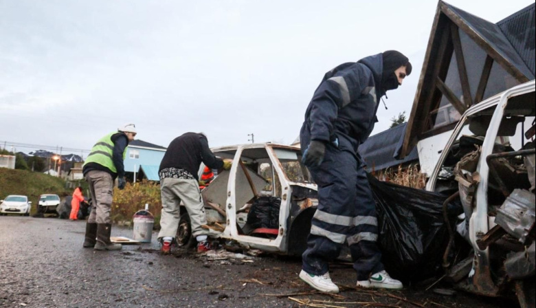 La Municipalidad retiró chatarra del barrio Bahía Golondrina