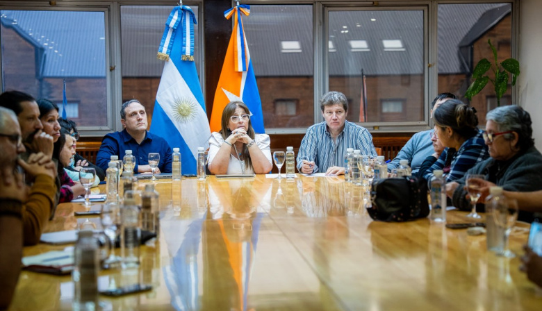 Melella encabezó la primera mesa de trabajo con vecinos por el subsidio al GLP