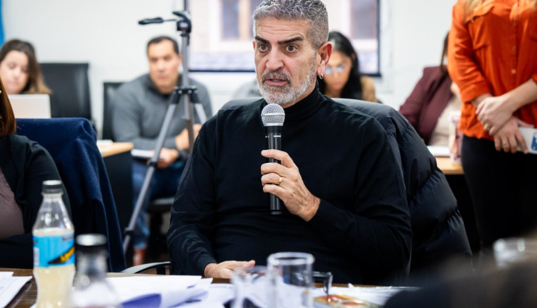 El Gobierno otorga 3,5% de aumento al sector docente y se pagará con el aguinaldo