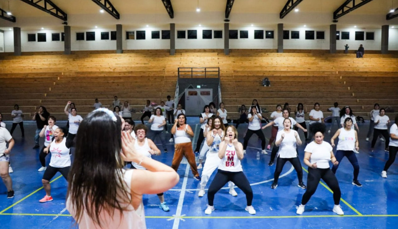 Exitosa jornada de Zumbathon "Invierno Fest" en el polideportivo María Auxiliadora