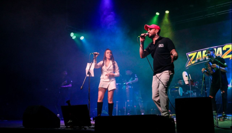 Ushuaia vibró con la "Noche Tropical" en el Esther Fadul