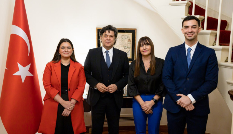 Concretan reuniones con diplomáticos de varios países para atraer inversiones