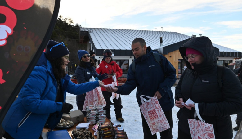 La Fiesta Nacional del Invierno reunió a residentes y turistas para celebrar el invierno