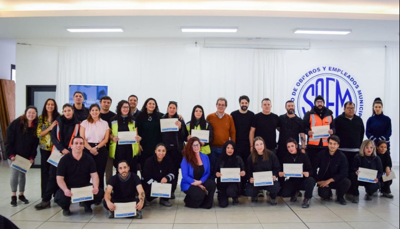 El Municipio entregó certificados a inspectores e inspectoras que completaron capacitación