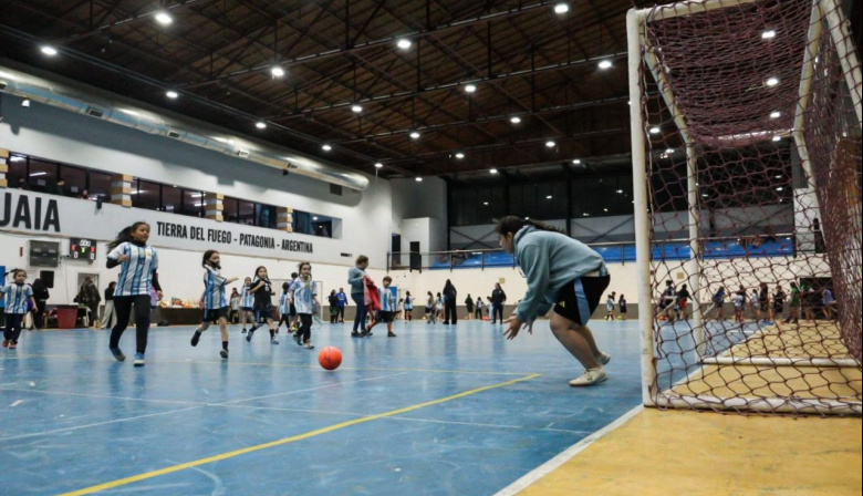 Escuela Municipal de Futsal Femenino realizó el cierre del primer semestre