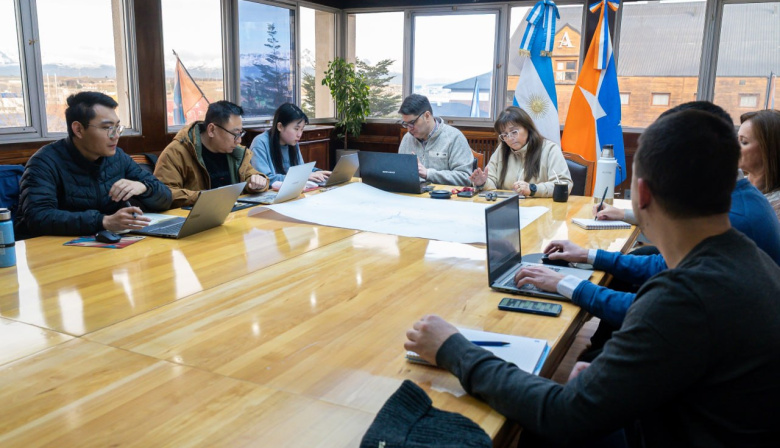 Gobierno coordina un despliegue logístico para la llegada del equipamiento de la nueva usina de Ushuaia