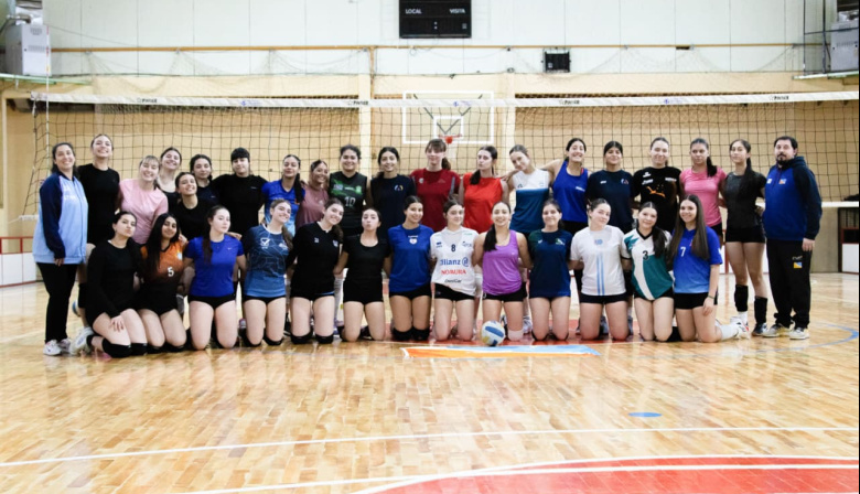 La preselección de vóley continúa su preparación de cara a los Juegos Binacionales de la Araucanía