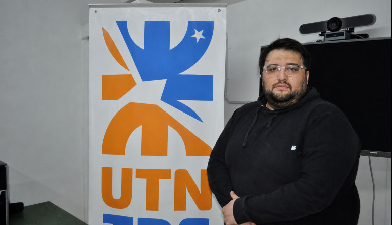UTN: Santiago Andrade se recibió de Técnico en Programación