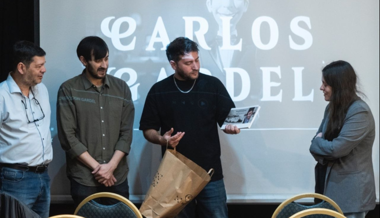 El Municipio llevó adelante la proyección de "El día que me quieras, el viaje de Gardel"
