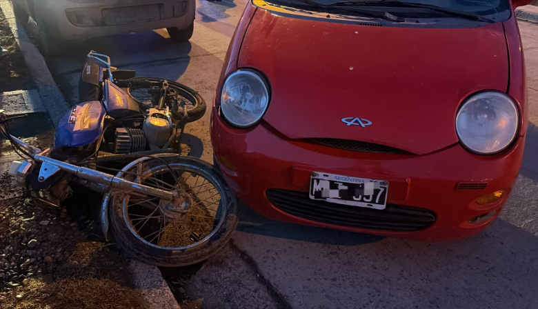 Río Grande: motociclista resultó herido en choque contra un auto