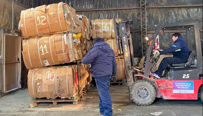 Primera exportación de cartón desde Ushuaia hacia el continente