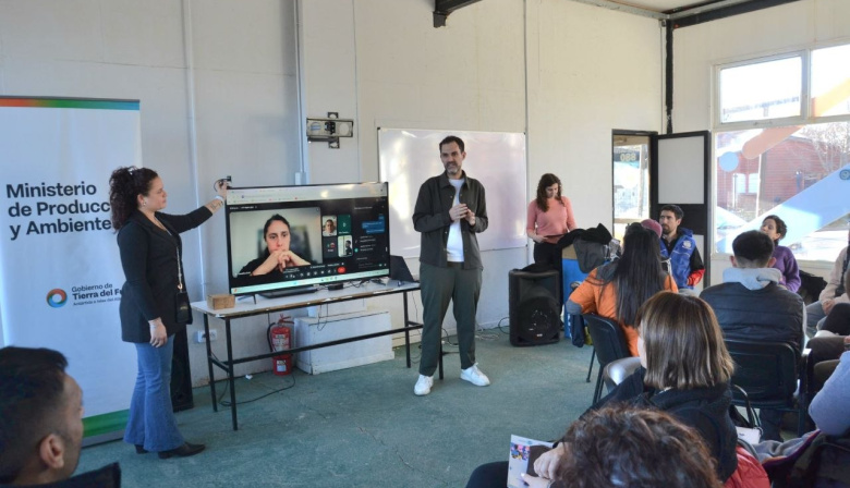 "Crecer con Identidad": 175 emprendedores y productores fueguinos participan de la instancia provincial