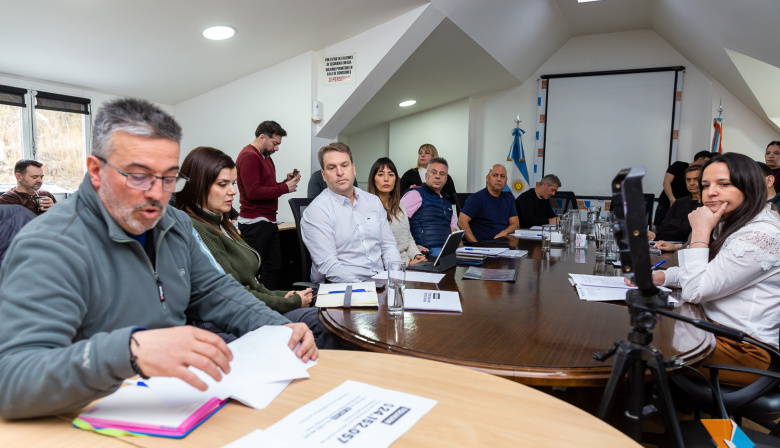 Comisiones parlamentarias evaluarán alternativas para garantizar los recursos para educación