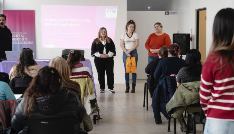 Inició el ciclo de capacitación "Mujeres que Crecen"