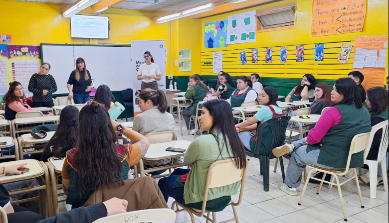 Gobierno continúa capacitando sobre abordaje de violencia de género en el ambito educativo