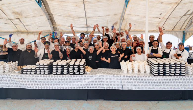 Gastronomía del Sur batió un récord entregando 16.000 porciones de paella por el aniversario de Ushuaia