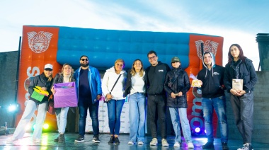 Más de 300 jóvenes disfrutaron de la Techno Glitch en Rio Grande