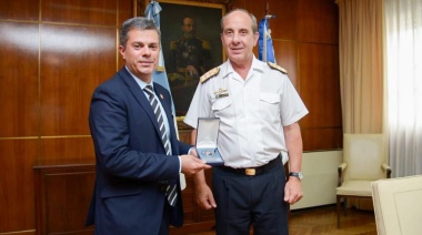 Gobierno distinguió a la Armada Argentina por el accionar de excombatientes durante la gesta de Malvinas