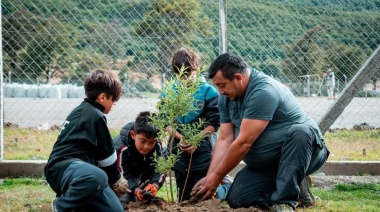 El Municipio participó de una jornada de forestación junto al CAEF