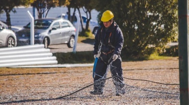 Comenzaron los trabajos en la cancha de césped sintético "Hugo Lumbreras"