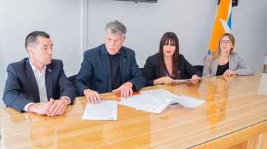 La Provincia y la Cámara de Comercio firmaron un convenio para la formación de profesionales