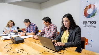 Maciel participó de la apertura de sobre de la licitación para obras en el Ministerio de Desarrollo Humano