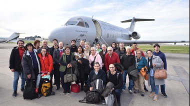 Familiares de héroes argentinos identificados en el Cementerio Darwin viajaron a Malvinas