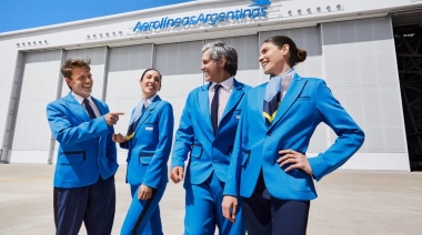 Aerolíneas Argentinas presentó sus nuevos uniformes diseñados por Benito Fernández y Ricky Sarkany