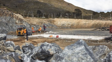 Continúan los trabajos para la instalación de la planta de asfalto de la Municipalidad de Ushuaia