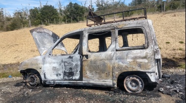 Un auto se incendió sobre la Ruta 3