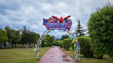 El Paseo de Las Rosas y la Antiguia Casa Beban se visten para celebrar los "Carnavales del Fin del Mundo 2024"