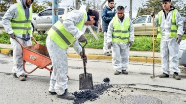 La Municipalidad continúa con las tareas de bacheo en distintas zonas de la ciudad