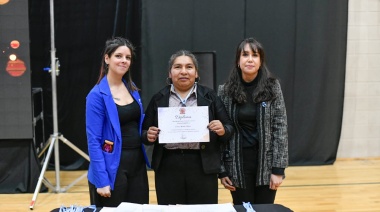 Más de 80 estudiantes adultos egresaron del bachillerato popular “Presente”