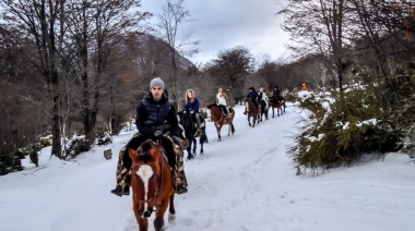 Vecinos disfrutaron de excursiones en cabalgata