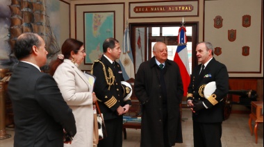 El Embajador de la República de Chile visitó la Base Naval Ushuaia