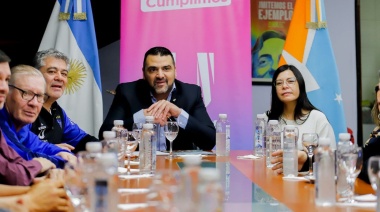 Vuoto entregó el decreto de preadjudicación de tierra al club Casa Magallanes