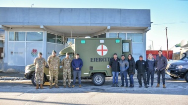 El Ejército Argentino presenta nueva ambulancia para fortalecer trabajo conjunto con el Municipio