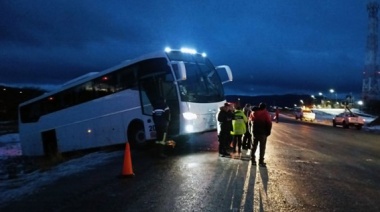 Despistó un micro en el ingreso a la ciudad de Tolhuin