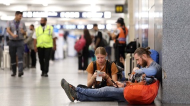 Por una falla técnica, los vuelos de Aerolíneas Argentinas en Ezeiza y Aeroparque están demorados