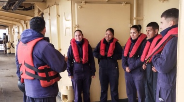 Embarco de instrucción en el ARA “Almirante Irízar”