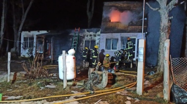 Incendio en una vivienda del barrio Dos Banderas