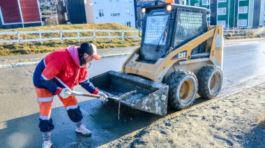 La Municipalidad continúa con la tareas de limpieza de calles y espacios públicos