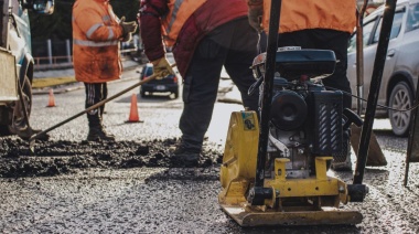 Se realizaron trabajos de bacheo en la rotonda de la EPET y en zona centrica